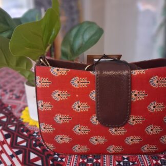 Fabric sling purse