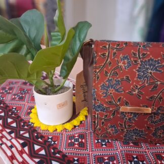 Fabric sling purse